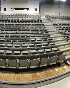 Auditorio DELPHI - Ciudad Jarez - Gradas telescopicas con Butaca HUSSEY SEATING Co
