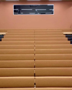 Auditorio Expedition Tec de Monterrey - Monterrey - Grada Telescópica Hussey Seating con Asientos y Respaldos Tapizados.