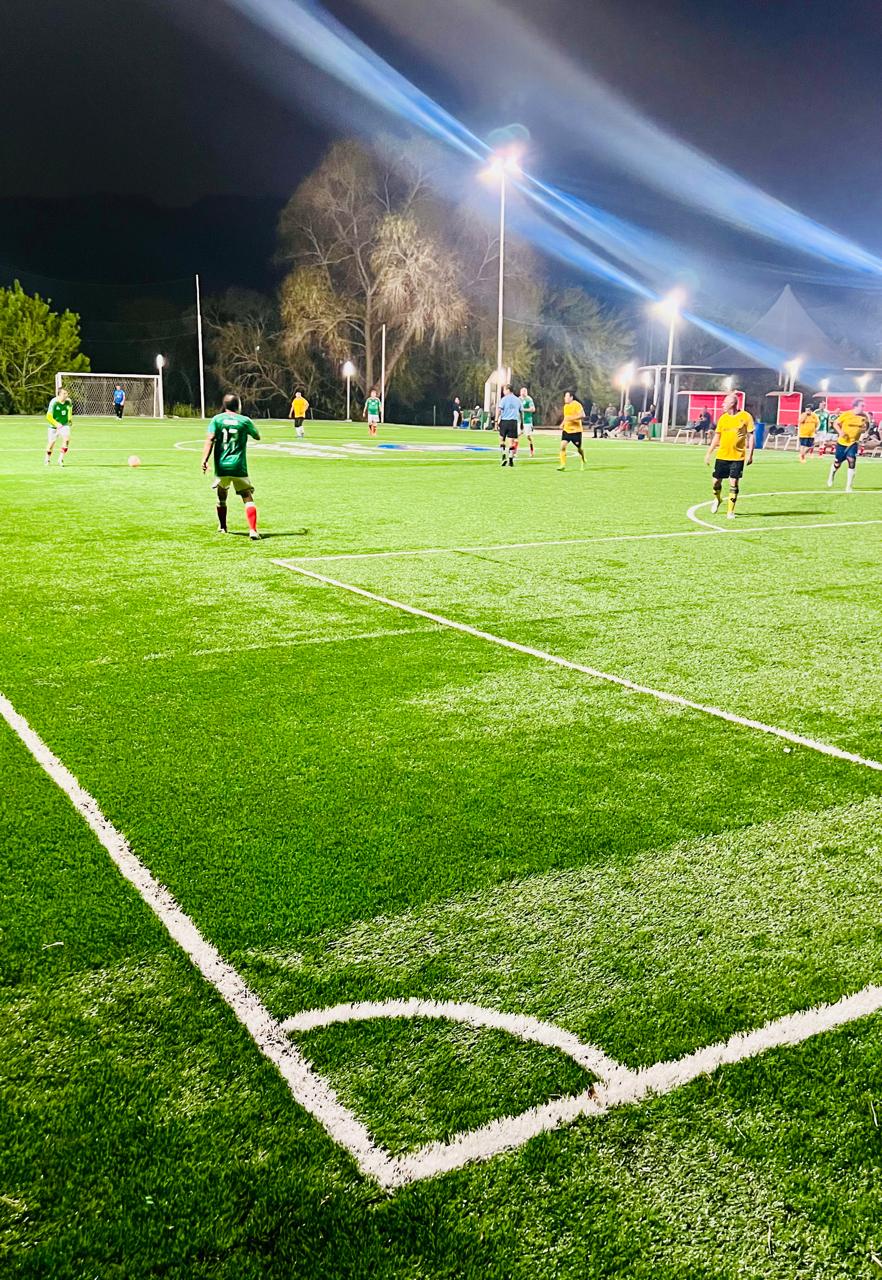 Duela deportiva después de la rehabilitación con líneas y acabado renovado